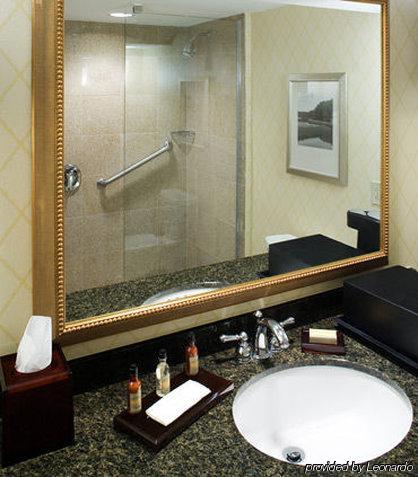 Holiday Inn Chesapeake Zewnętrze zdjęcie